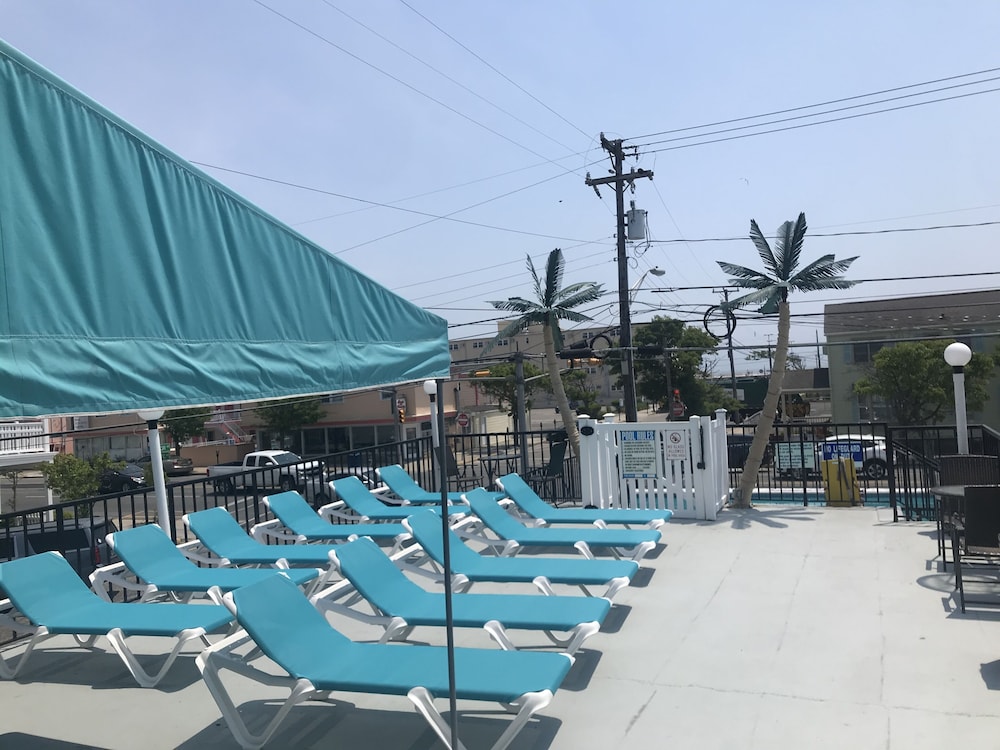 Surf Comber Motel - photo 15