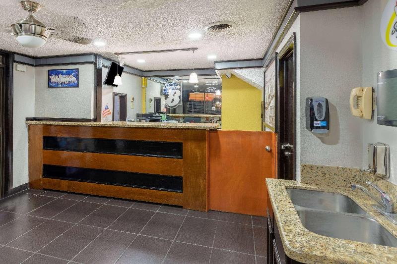 Super 8 By Wyndham Tulsa Arpt St Fairgrounds - photo 15