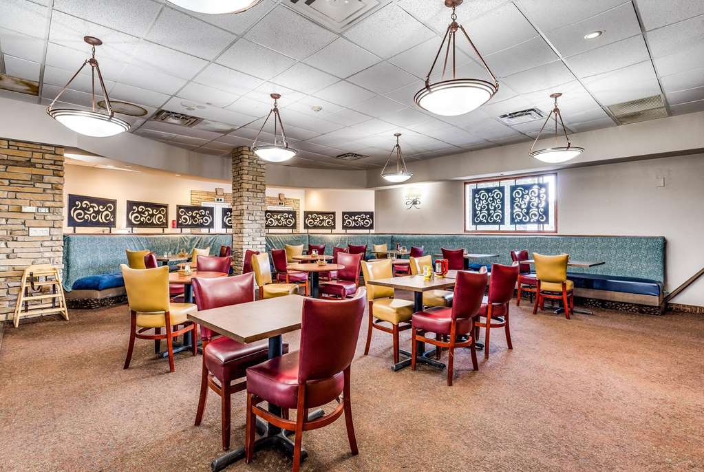 Wyndham Garden Wichita Downtown - photo 9