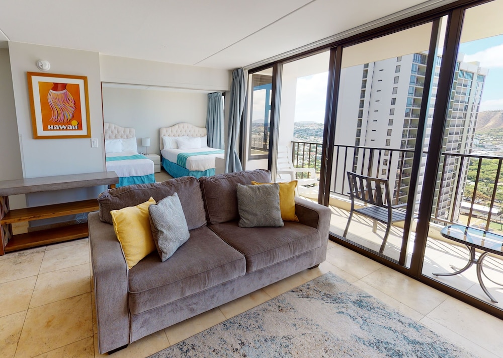 Sleek & Modern 32nd Floor Condo at the Waikiki Banyan Free parking by Koko Resort Vacation Rentals - photo 10