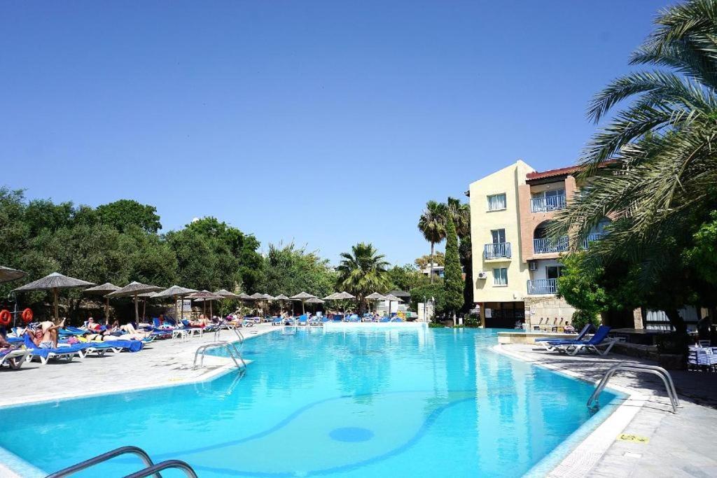 Alex’s Vacation Suite 100m From the Beach 6 Guests