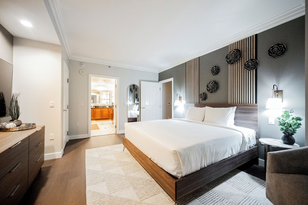 StripViewSuites at Signature - photo 77