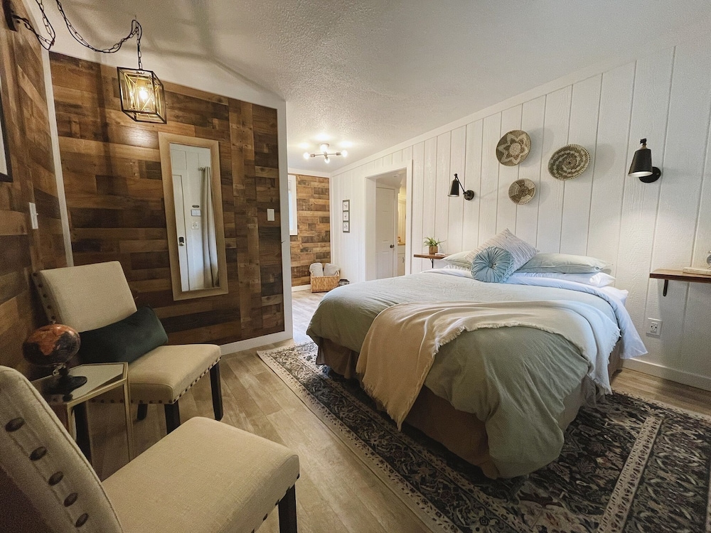 Emerald Valley Inn - photo 43
