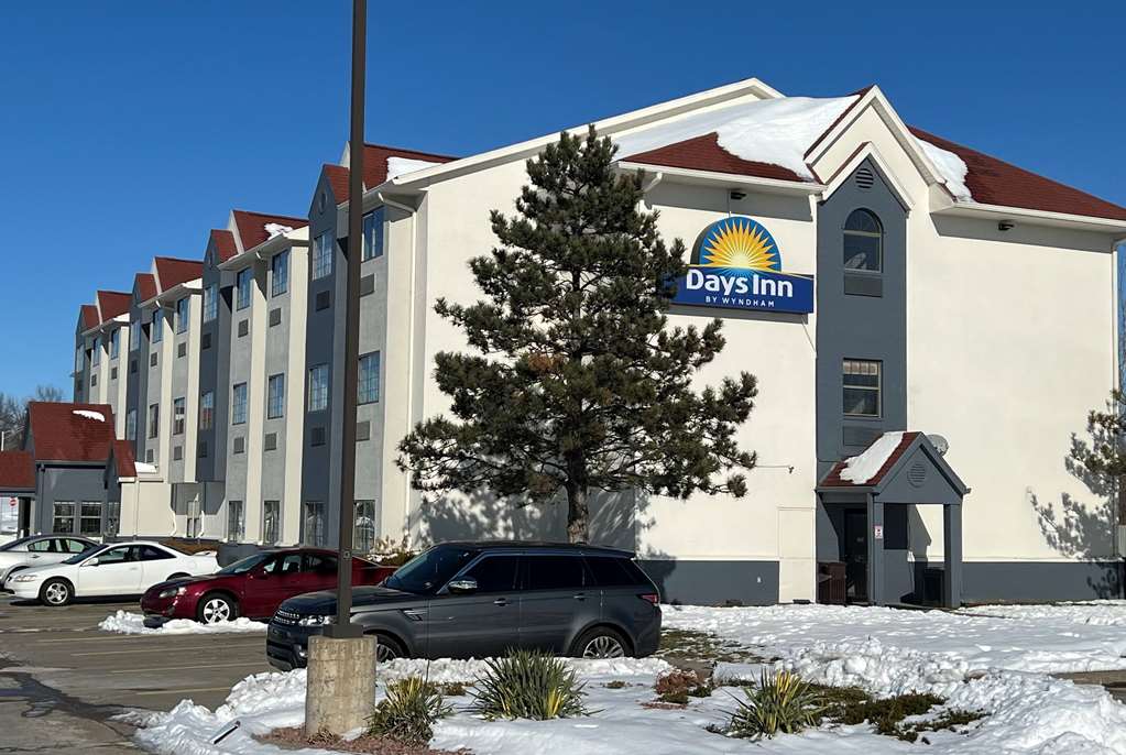 Days Inn by Wyndham near Kansas Speedway in Kansas City, United States