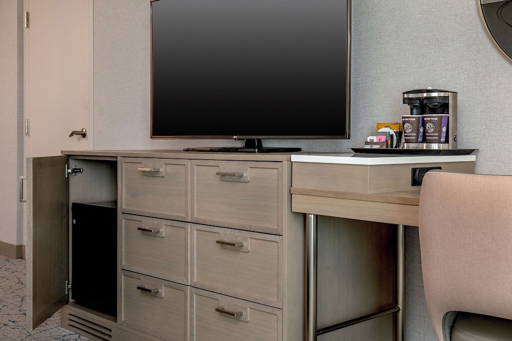 DoubleTree by Hilton Chicago North Shore Conference Center - photo 22