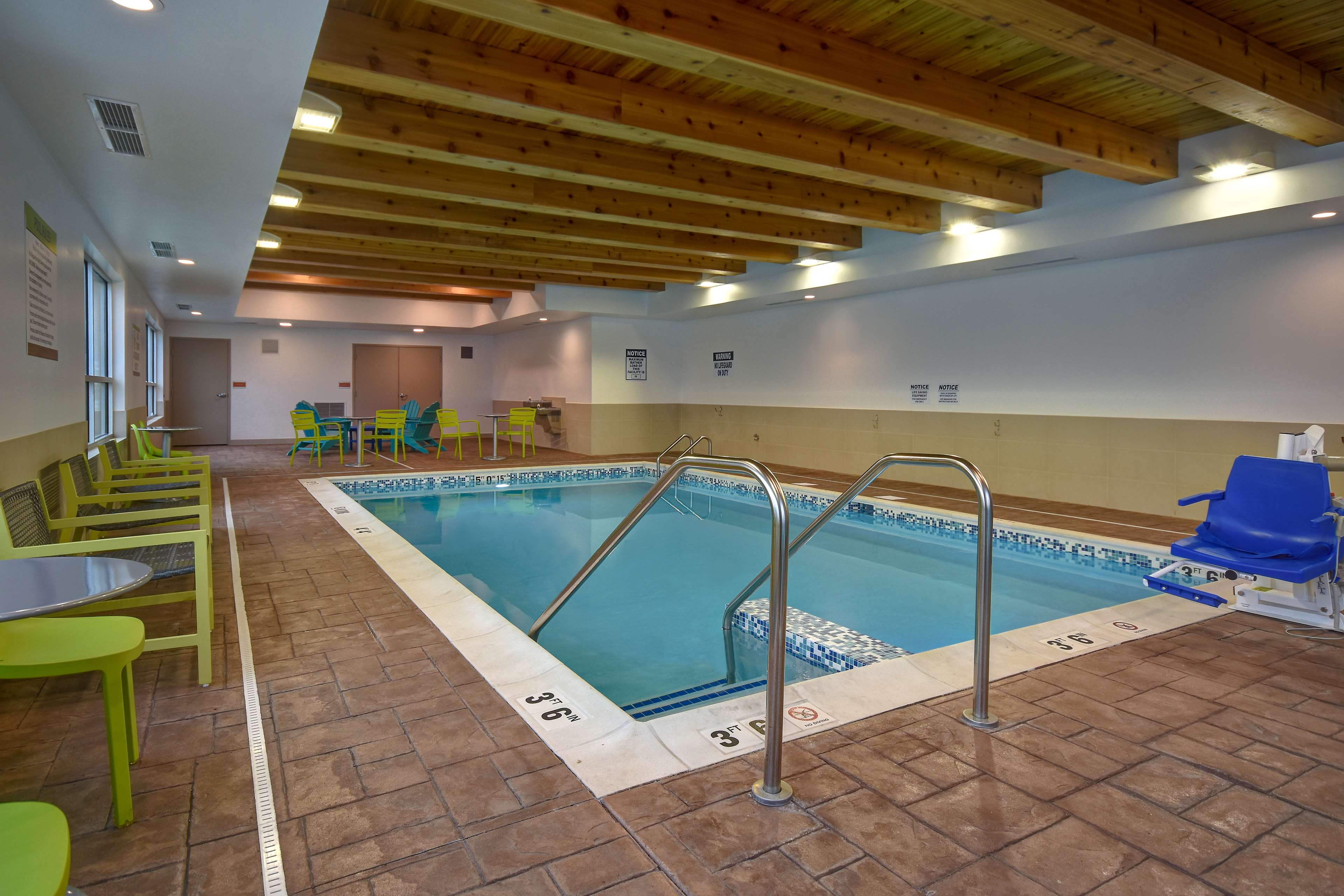 Home2 Suites by Hilton Eau Claire South - photo 16