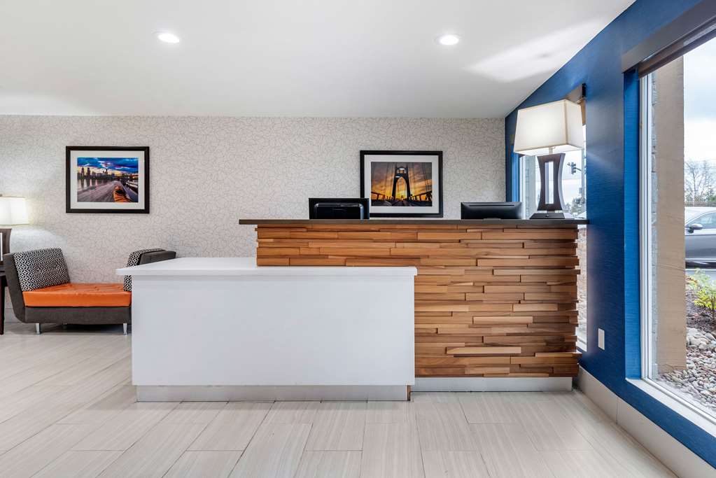 Comfort Inn & Suites Tigard near Washington Square - photo 3