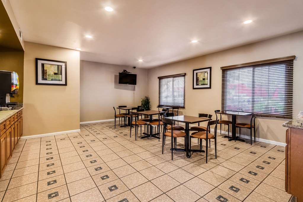 Quality Inn Fresno Near University - photo 35