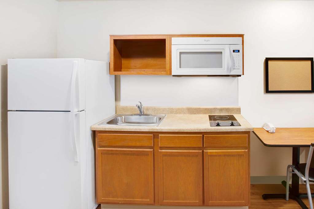 WoodSpring Suites College Station - photo 7