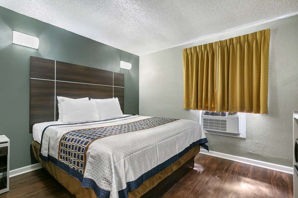 Rodeway Inn Bristol near Sesame Place - photo 13