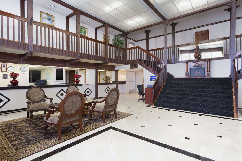 Travelodge by Wyndham Orange County Airport Costa Mesa - photo 32