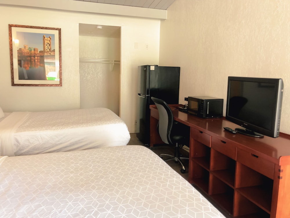 Super 8 by Wyndham San Jose Airport - photo 12