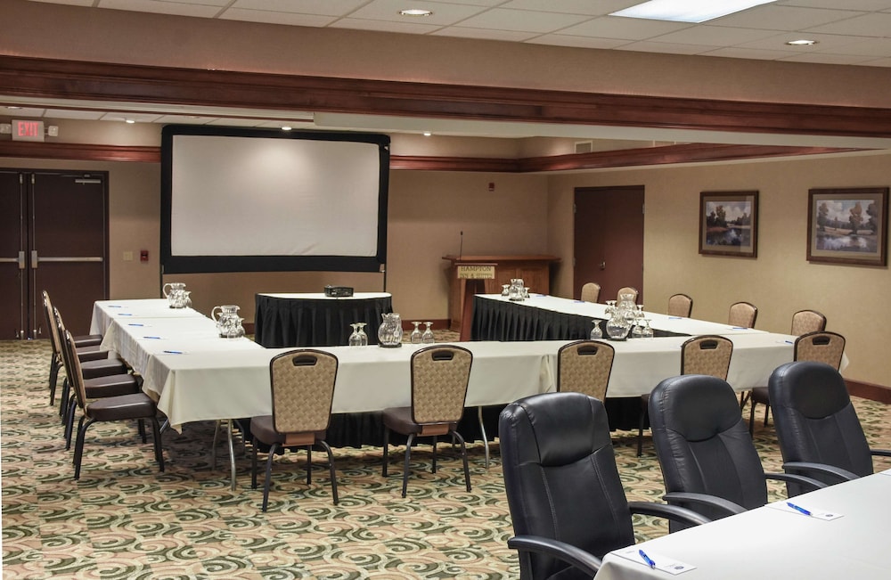 Hampton Inn & Suites Youngstown Canfield - photo 72