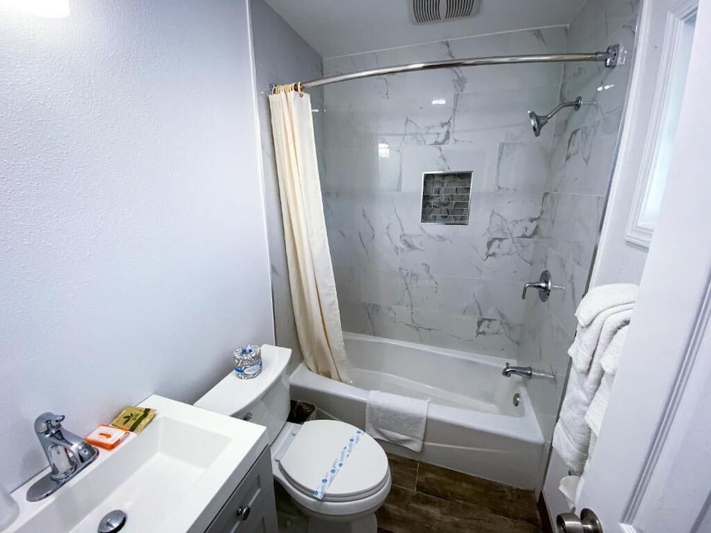 Town and Country Inn - photo 20