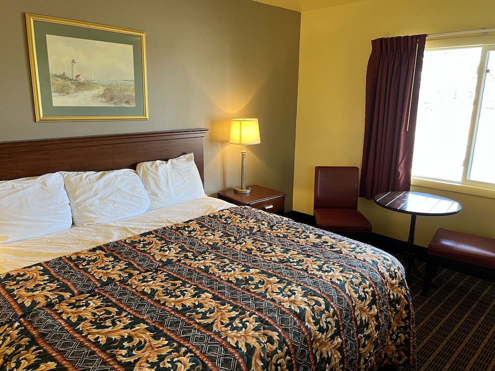 Crows Nest Inn Tawas - photo 8