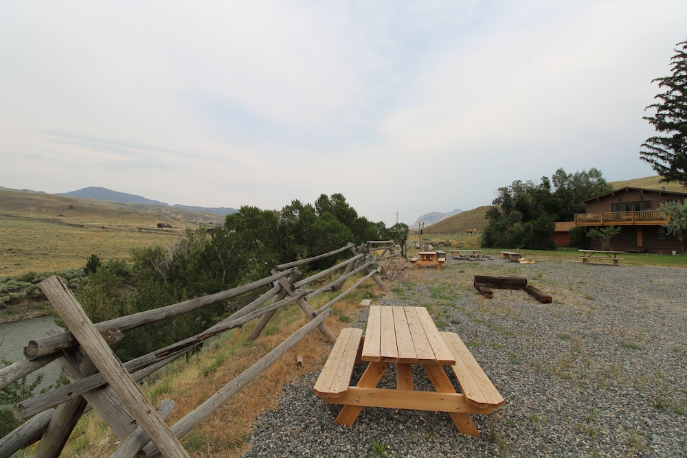 The Historic Wapiti Lodge - photo 156