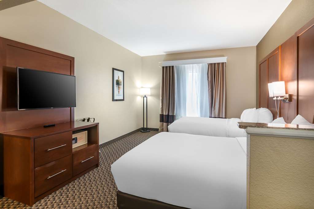 Comfort Suites Jefferson City - photo 41