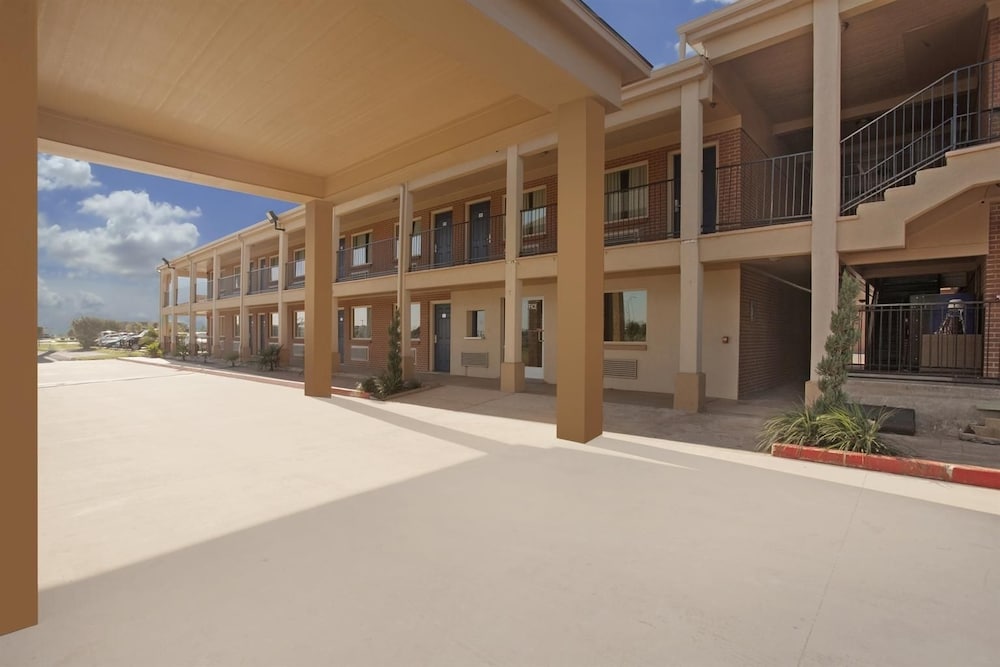 Americas Best Value Inn Waco - photo 13