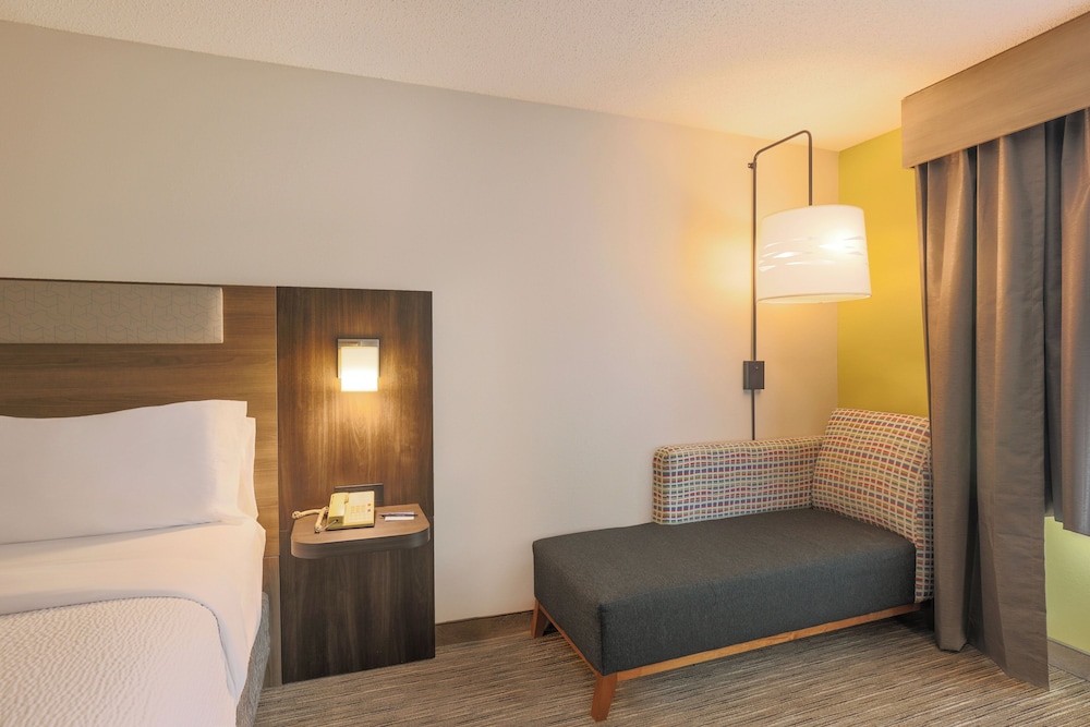 Holiday Inn Express & Suites Raleigh North Wake Forest by IHG - photo 23
