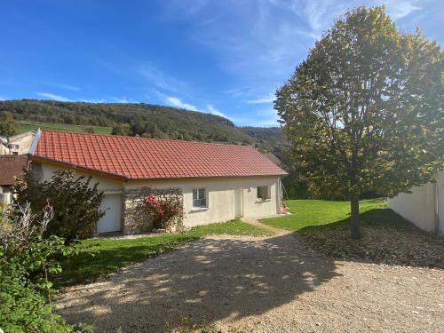 Au Moryllon - carbon neutral hotel in Unknown City