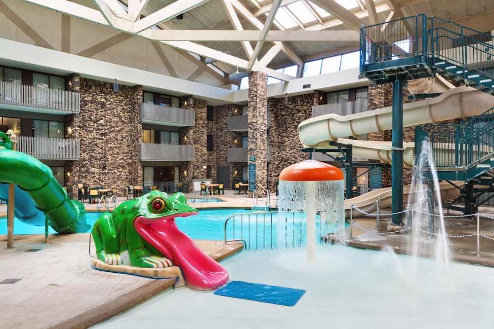 Bismarck Hotel and Conference Center - photo 25