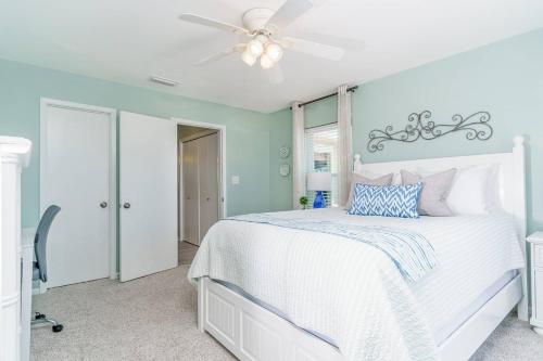Gulf Winds Court 202 Emerald Cove Oasis - photo 12