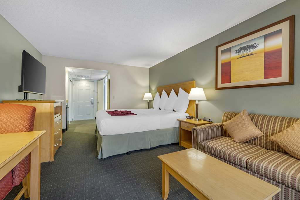 Best Western Plus Palm Desert Resort - photo 31