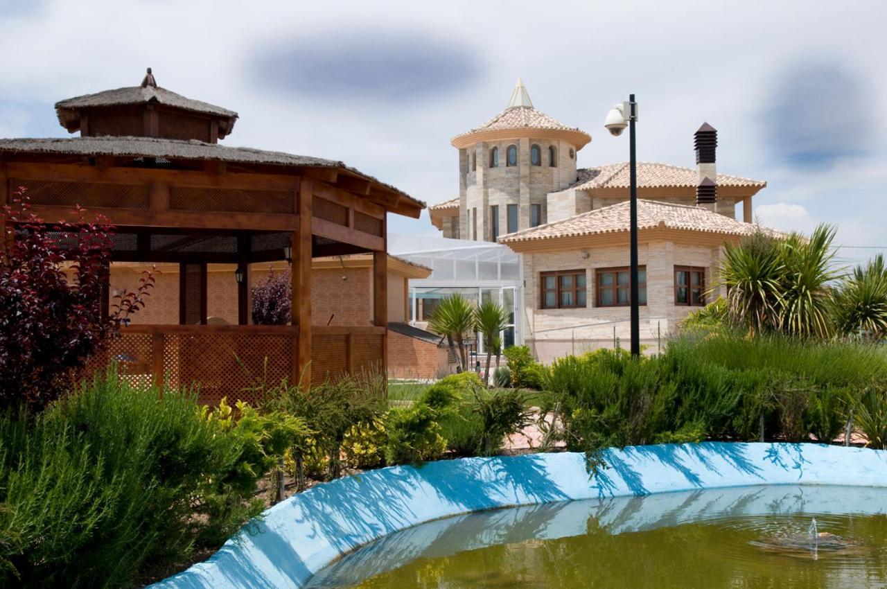 Holidays Mirana — hotel in Yecla