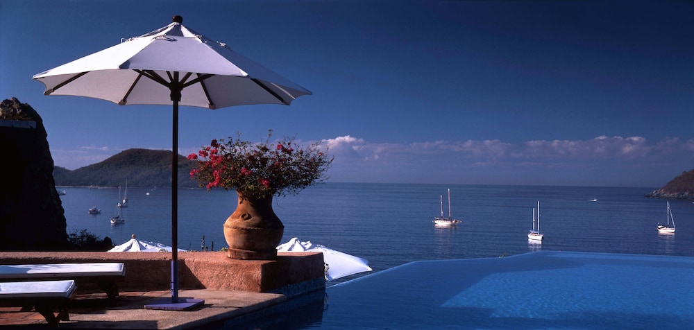 Infinity pool