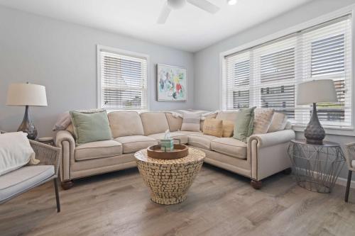Margate Bungalow By the Beach I — 4-Star Luxury Hotel in Margate, United States