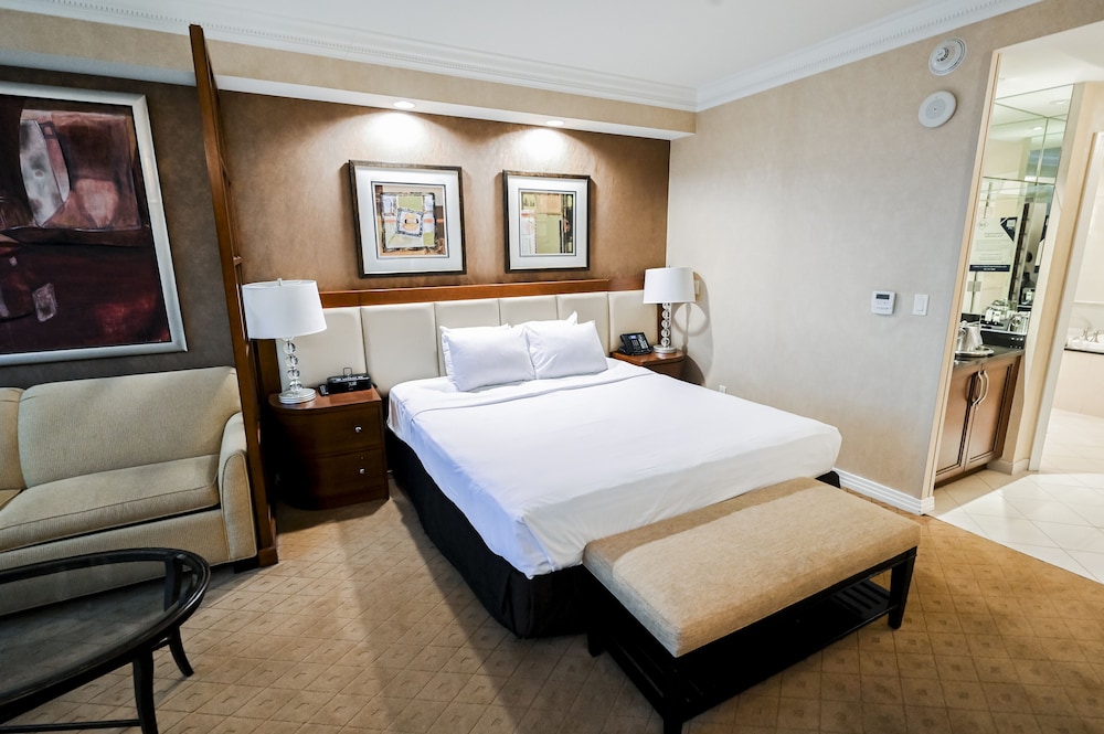 StripViewSuites at Signature - photo 25