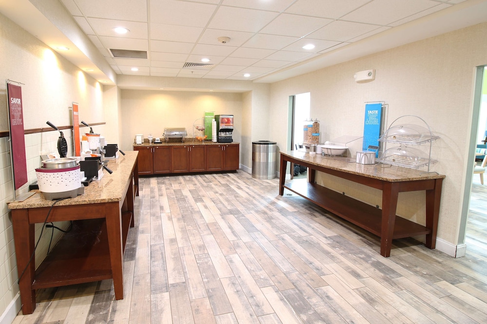 Hampton Inn & Suites Palm Coast - photo 38