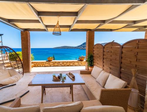 Gold Sun Villas — 4-Star Luxury Hotel in Nafplio, Greece