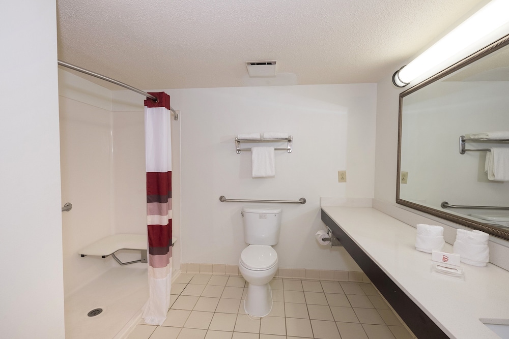 Red Roof Inn & Suites Stafford VA - photo 21