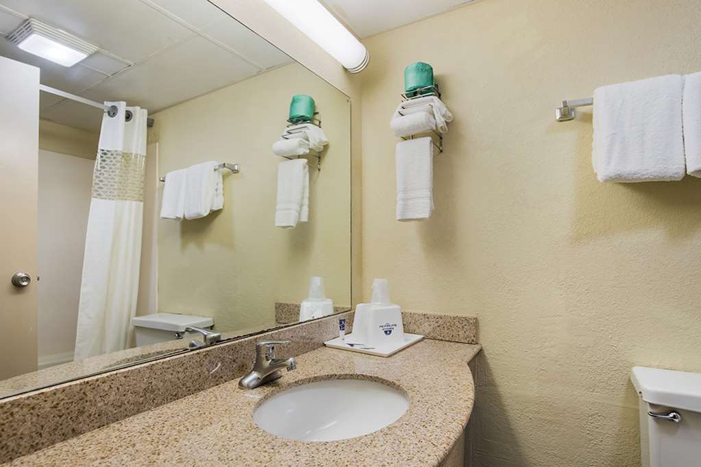 Americas Best Value Inn Tulsa at I 44 - photo 31
