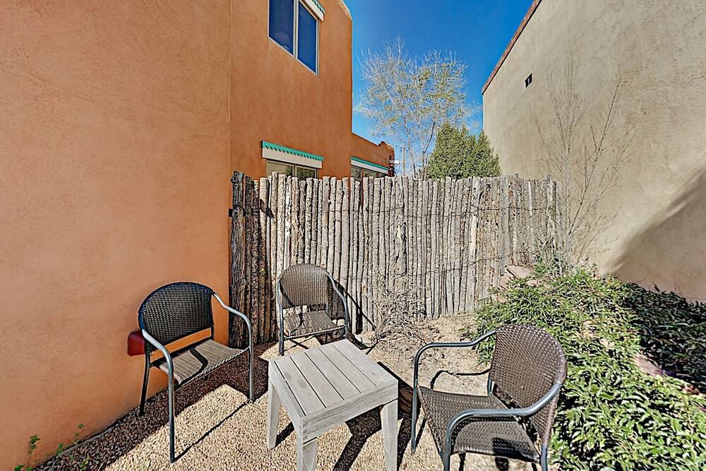 Zona Rosa Suites - photo 14