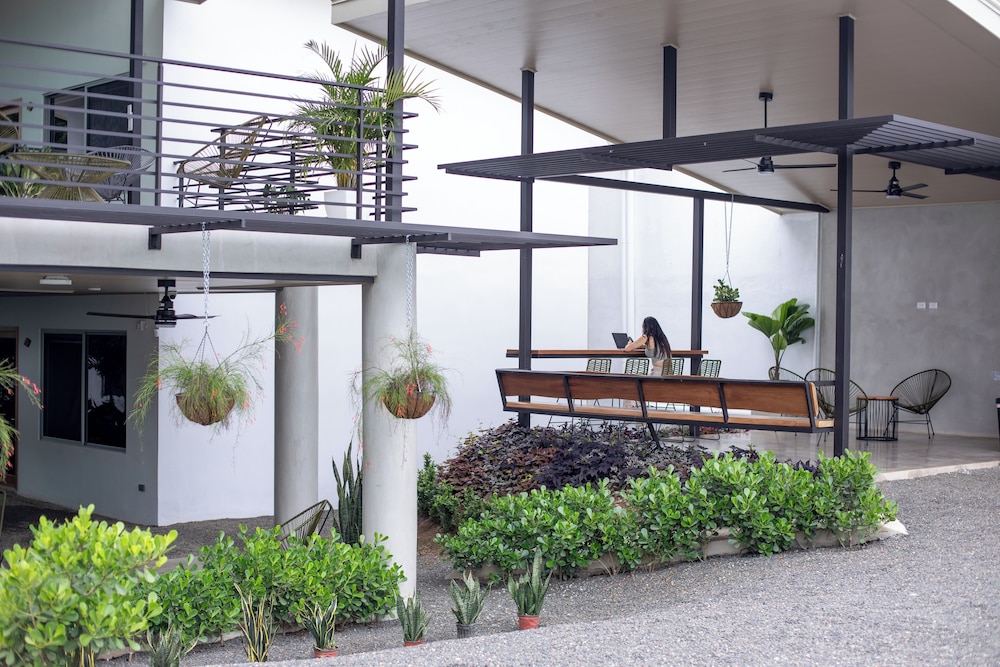 Nomad Living CR in Puntarenas, Costa Rica