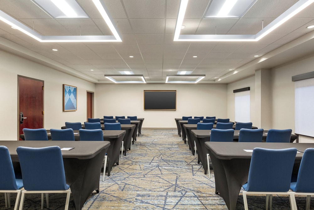 Holiday Inn Express and Suites Tuscaloosa University an IHG Hotel - photo 57