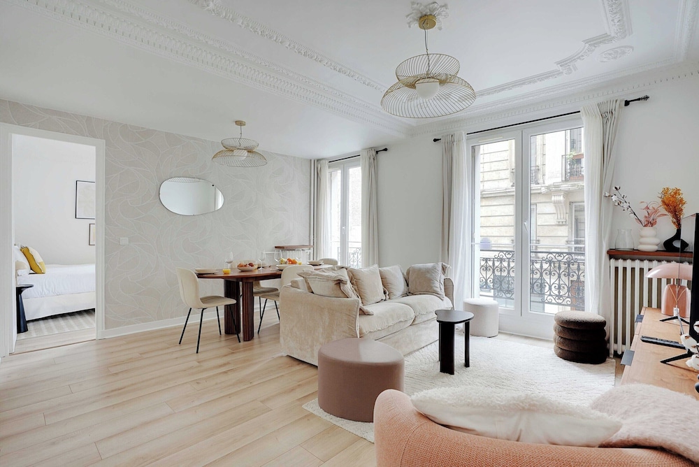 Modern Apartment 2bdr 6p Paris 14e — 4-Star Luxury Hotel in Paris, France