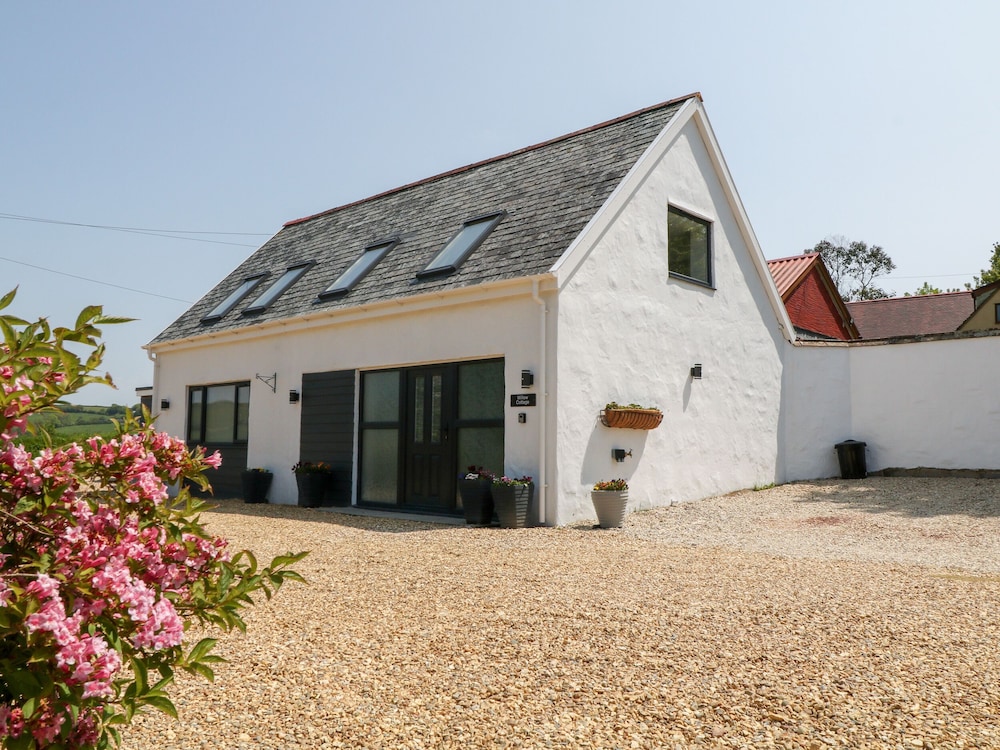 Willow Cottage — 4-Star Luxury Hotel in Ilfracombe, United Kingdom