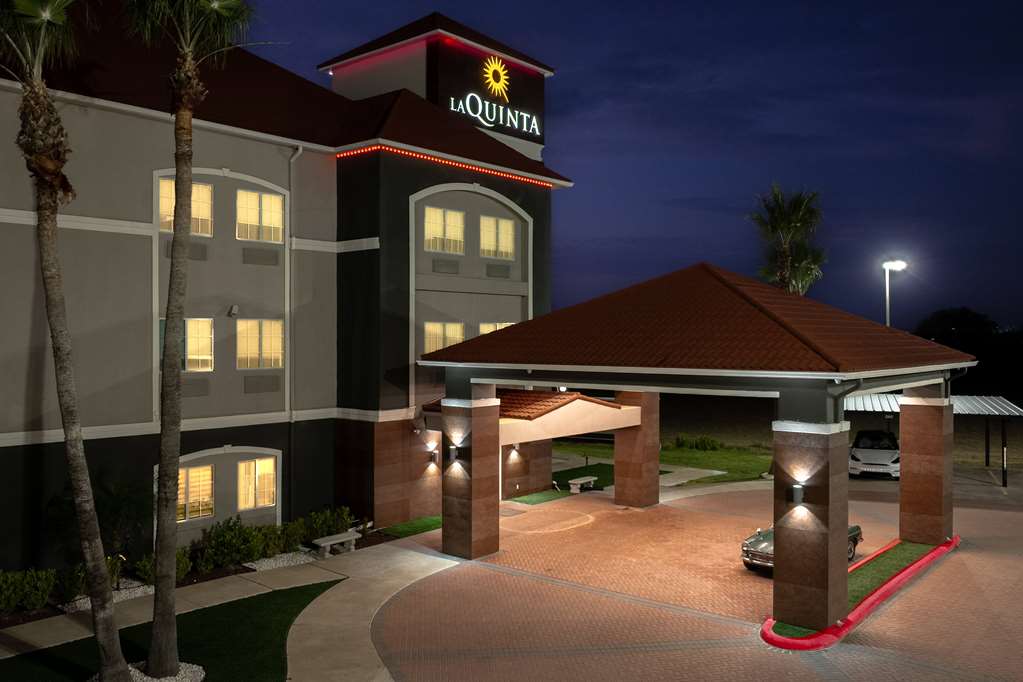 La Quinta Inn & Suites by Wyndham Raymondville - featured photo
