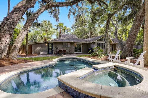 4 Pelican Street - featured photo