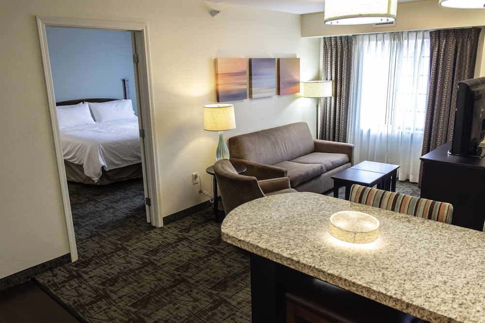Staybridge Suites Minot by IHG - photo 14