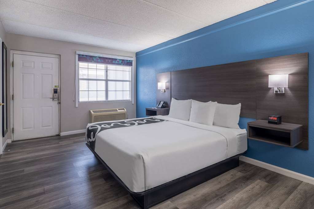 La Quinta Inn by Wyndham Sacramento North - photo 19