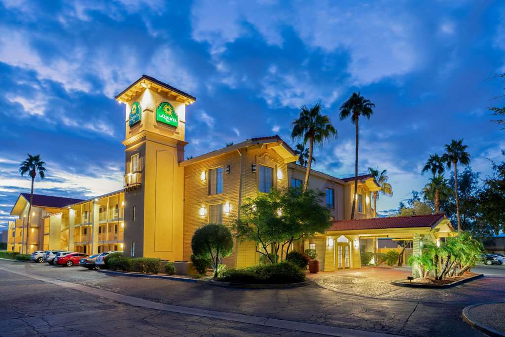 La Quinta Inn by Wyndham Phoenix Sky Harbor Airport - photo 4