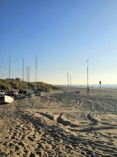 Stylish rooftop apartment with terrace near the beach in Sint Idesbald — 4-Star Luxury Hotel in Koksijde, Belgium