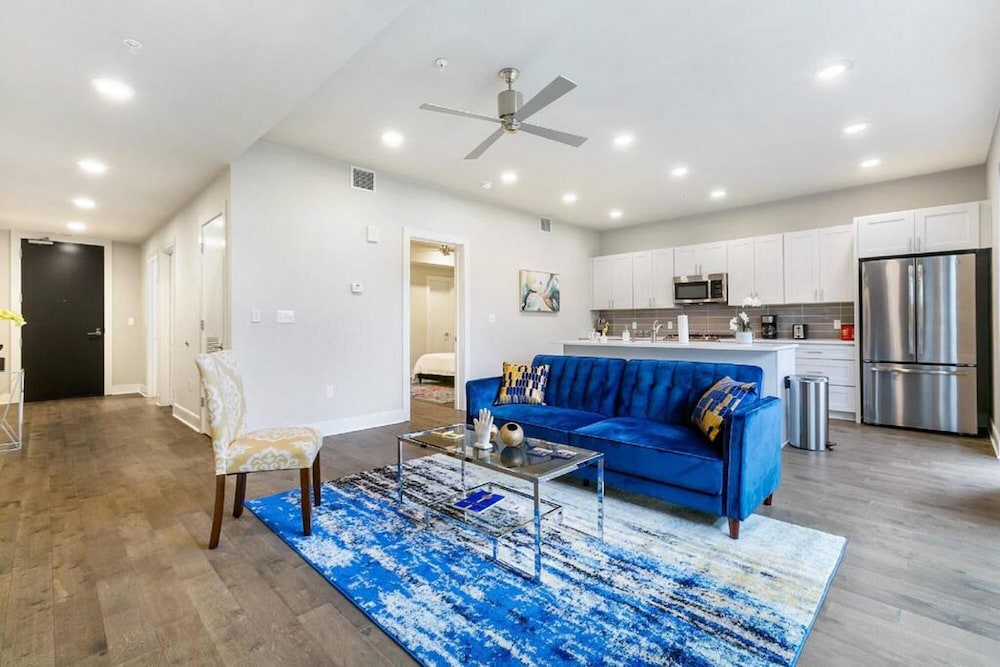 Bywater 2BR w Pool Gym & King Beds — 4-Star Luxury Hotel in New Orleans, United States