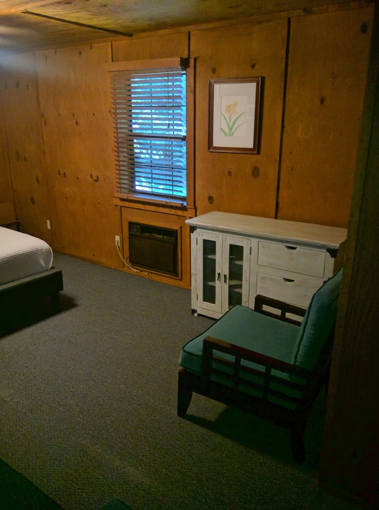 Sugar Creek Retreat - photo 8