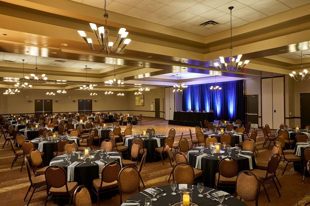 Embassy Suites by Hilton Phoenix Scottsdale - photo 53