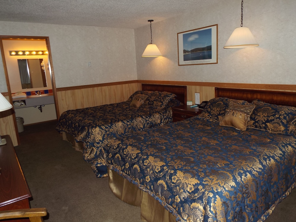 Caboose Motel - photo 3